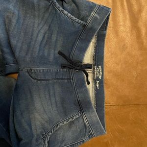 Levi’s stretch jogger.